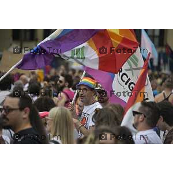 Tiziano Manzoni/LaPresse 12-06- 2024 Bergamo, Italia Cronaca Bergamo Pride 2024 carro dei pensionati dello SPI: “Con i nostri nipoti sulla strada verso il pieno riconoscimento dei diritti di tutti”