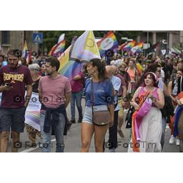 Tiziano Manzoni/LaPresse 12-06- 2024 Bergamo, Italia Cronaca Bergamo Pride 2024 carro dei pensionati dello SPI: “Con i nostri nipoti sulla strada verso il pieno riconoscimento dei diritti di tutti”