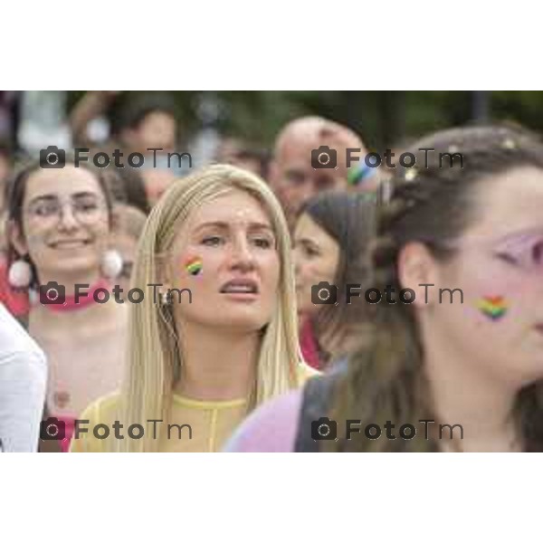 Tiziano Manzoni/LaPresse 12-06- 2024 Bergamo, Italia Cronaca Bergamo Pride 2024 carro dei pensionati dello SPI: “Con i nostri nipoti sulla strada verso il pieno riconoscimento dei diritti di tutti”