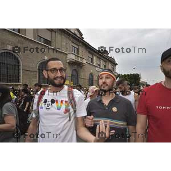 Tiziano Manzoni/LaPresse 12-06- 2024 Bergamo, Italia Cronaca Bergamo Pride 2024 carro dei pensionati dello SPI: “Con i nostri nipoti sulla strada verso il pieno riconoscimento dei diritti di tutti”