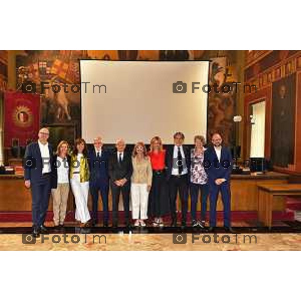 Tiziano Manzoni/LaPresse 20-06- 2024 Bergamo, Italia Cronaca Bergamo Bergam Elena Carnevali presenta la Giunta 2024 Da sx Francesco Valesini Oriana Ruzzini Claudia Lenzini Marco Berlanda Ferruccio Rota Elena Carnevali Marcella Messina Sergio Gandi Marzia Marchesi Giacomo Angeloni