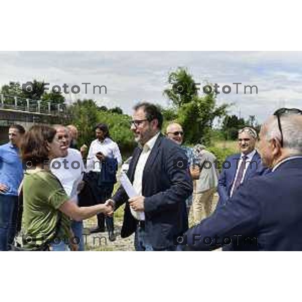 Tiziano Manzoni/LaPresse 26--06- 2024 Bergamo, Italia Cronaca Bagnatica Consorzio di Bonifica inaugurazione opere di salvaguardia del territorio tra l\'Oglio e il Serio Un progetto necessario a contrastare il dissesto idrogeologico per il quale sono stati investiti 1.300.000 euro e che interessa 12 Comuni. assessore regionale al Territorio e Sistemi Verdi Gianluca Comazzi.