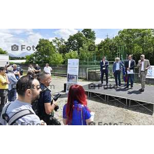 Tiziano Manzoni/LaPresse 26--06- 2024 Bergamo, Italia Cronaca Bagnatica Consorzio di Bonifica inaugurazione opere di salvaguardia del territorio tra l\'Oglio e il Serio Un progetto necessario a contrastare il dissesto idrogeologico per il quale sono stati investiti 1.300.000 euro e che interessa 12 Comuni. assessore regionale al Territorio e Sistemi Verdi Gianluca Comazzi.