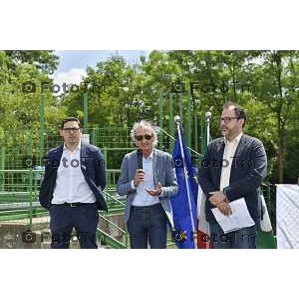 Tiziano Manzoni/LaPresse 26--06- 2024 Bergamo, Italia Cronaca Bagnatica Consorzio di Bonifica inaugurazione opere di salvaguardia del territorio tra l\'Oglio e il Serio Un progetto necessario a contrastare il dissesto idrogeologico per il quale sono stati investiti 1.300.000 euro e che interessa 12 Comuni. assessore regionale al Territorio e Sistemi Verdi Gianluca Comazzi.