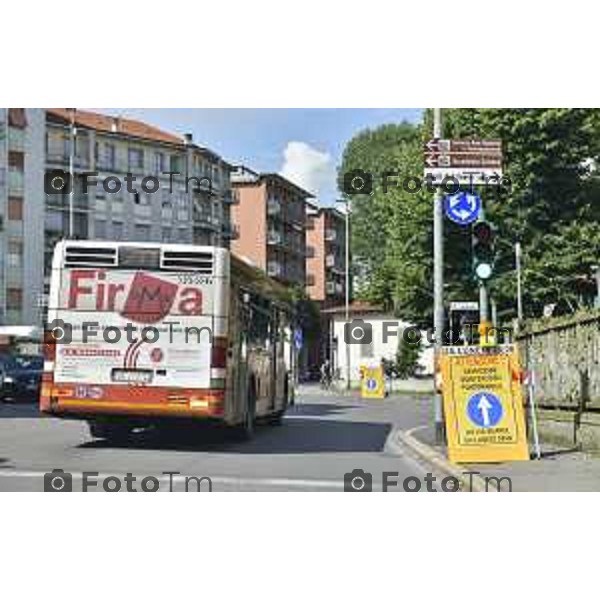 Tiziano Manzoni/LaPresse 26-06- 2024 Bergamo, Italia Cronaca Bergamo Bergamo Lavori e chiusura strada in via Frizzoni