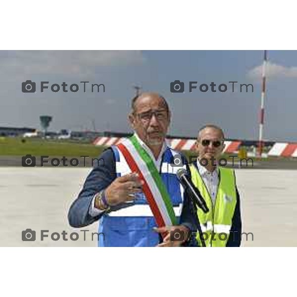 Tiziano Manzoni/LaPresse 27--06- 2024 Bergamo, Italia Cronaca Bergamo cerimonia inaugurale nuova via di rullaggio area nord Aeroporto di Orio Al Serio Cortesi neo sindaco seriate