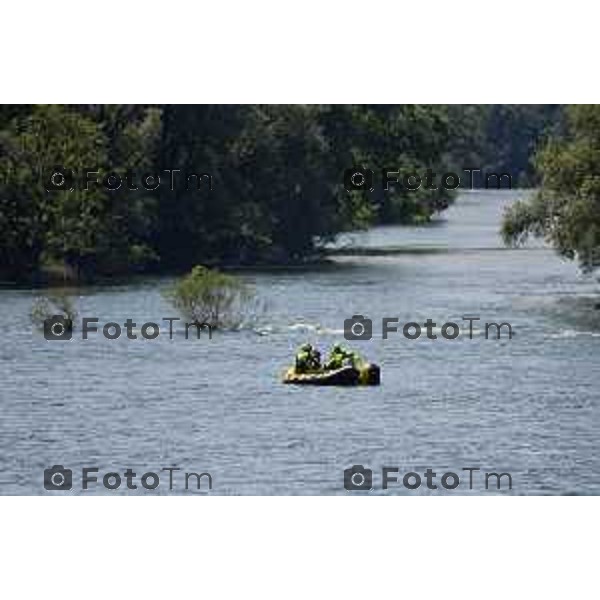 Tiziano Manzoni/LaPresse 6--07- 2024 Bergamo, Italia Cronaca Trezzo d\'Adda santuario Concesa le ricerche di Claudio Togni, inghiottito dal fiume venerdì scorso mentre lavorava alla centrale elettrica Italgen di Vaprio l\'acqua è stata fatta uscire dagli sbarramenti e per ridurne la quantità è stata deviata nei canali; come il naviglio Martesana, che nasce a monte di Concesa, il punto in cui è avvenuto il drammatico incidente