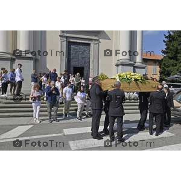 Tiziano Manzoni/LaPresse 20-07-2024 Bergamo, Italia Cronaca Bergamo Paladina funerale di Claudio Togni norto sul lavoro canale enel