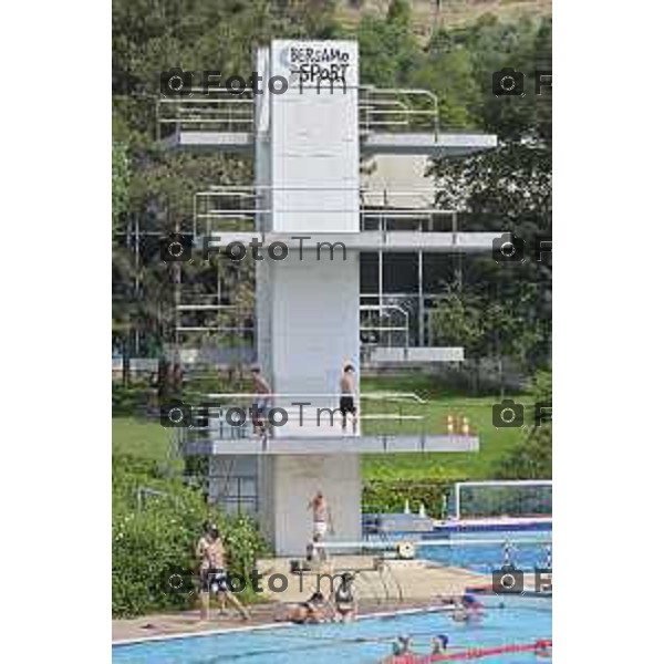 Tiziano Manzoni/LaPresse 26--06- 2024 Bergamo, Italia Cronaca Bergamo Bergamo centro sportivo italcementi piscine e colonnine elettriche .