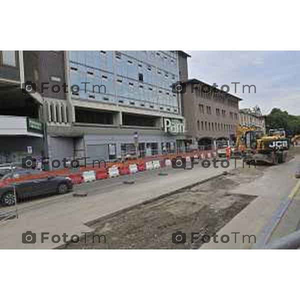 Tiziano Manzoni/LaPresse 27-06- 2024 Bergamo, Italia Cronaca cantiere A2A teleriscaldamento via camozzi