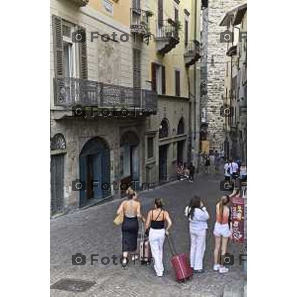 Tiziano Manzoni/LaPresse 14--06- 2024 Bergamo, Italia Cronaca Bergamo Bergamo 14 agosto turisti gente città ferragosto