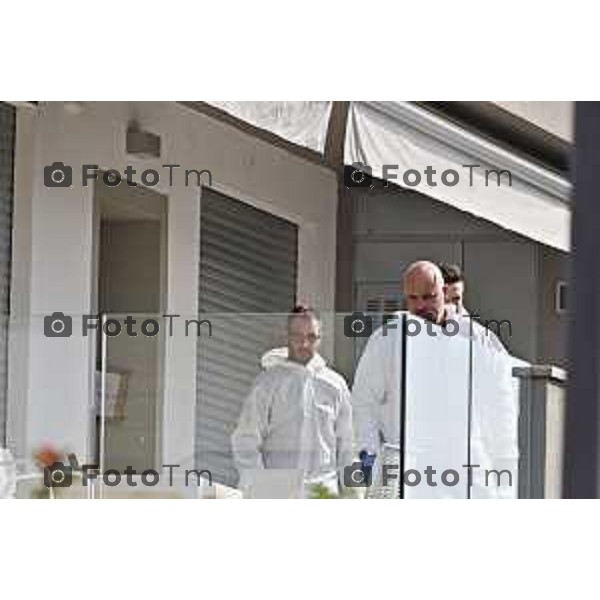 Tiziano Manzoni/LaPresse 22-08- 2024 Bergamo, Italia Cronaca Nera omicidio Sharon Verzeni Sergio Ruocco con i carabinieri sopraluogo all\'abitazione della coppia