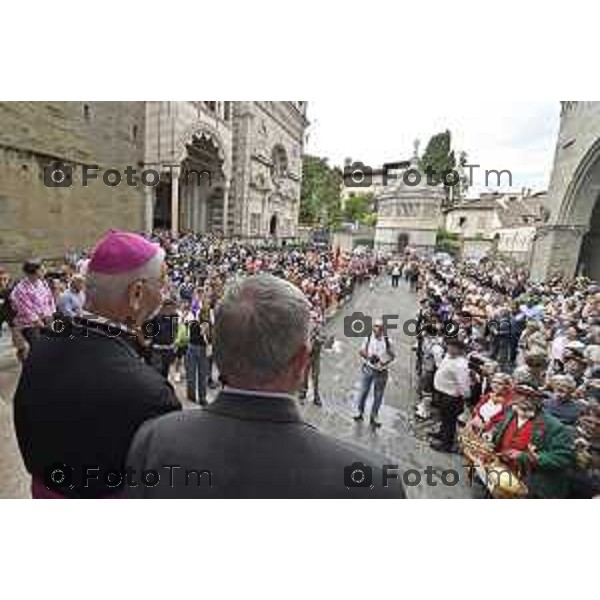 Tiziano Manzoni/LaPresse 26-08- 2024 Bergamo, Italia Cronacamessa vescovo e benedizione gruppi flocloristici per Sant\'Alessandro Patrono beschi