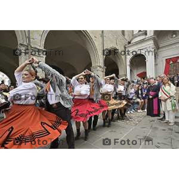 Tiziano Manzoni/LaPresse 26-08- 2024 Bergamo, Italia Cronacamessa vescovo e benedizione gruppi flocloristici per Sant\'Alessandro Patrono beschi