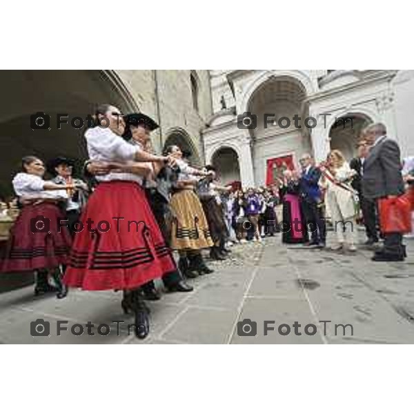 Tiziano Manzoni/LaPresse 26-08- 2024 Bergamo, Italia Cronacamessa vescovo e benedizione gruppi flocloristici per Sant\'Alessandro Patrono beschi