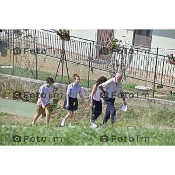 Tiziano Manzoni/LaPresse 30-08- 2024 Bergamo, Italia Cronaca Nera Bottanuco BG famigliari di Sharon Verzeni dichiarazione spontanea alla stampa dopo il fermo di Moussa Sangare