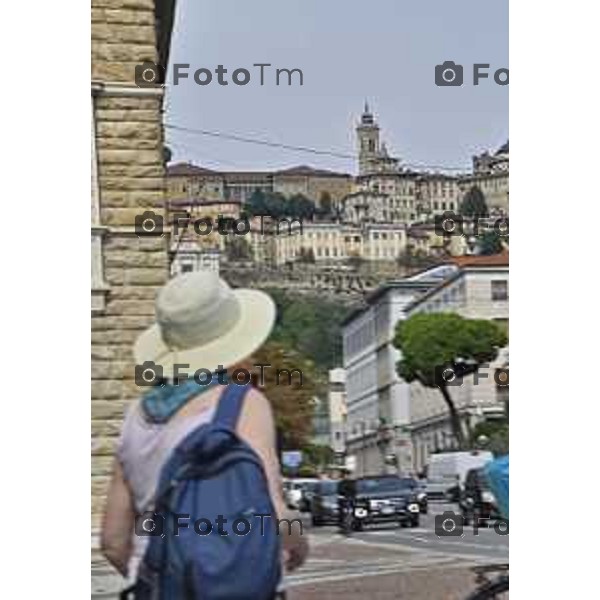 Tiziano Manzoni/LaPresse 04-06- 2024 Bergamo, Italia Cronaca Bergamo Bergamo gente bergamo bassa sentierone gente turisti stranieri cinesi