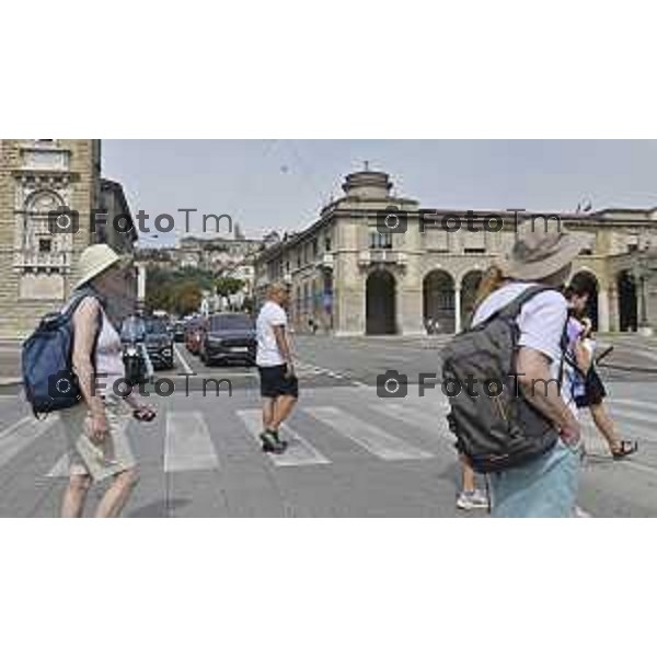 Tiziano Manzoni/LaPresse 04-06- 2024 Bergamo, Italia Cronaca Bergamo Bergamo gente bergamo bassa sentierone gente turisti stranieri cinesi