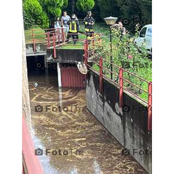 Tiziano Manzoni/LaPresse 9-09- 2024 Bergamo, Italia Cronaca zona palazzetto colpita dal maltempo e straripamento del torrente morla