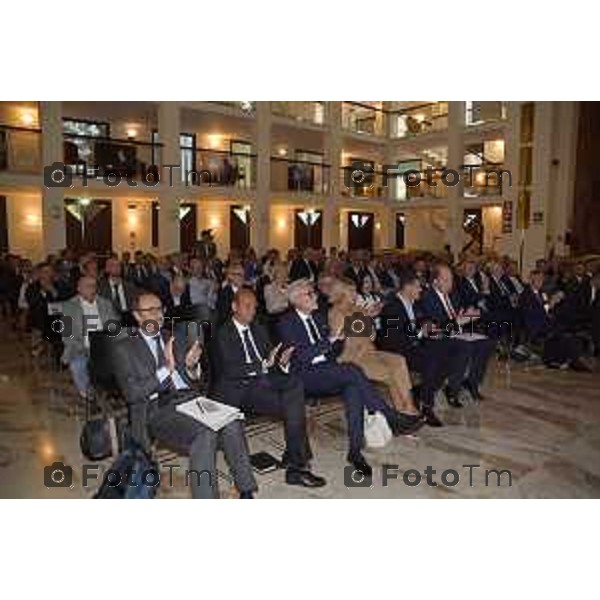 Tiziano Manzoni/LaPresse 11-09- 2024 Bergamo, Italia Cronaca decimo appuntamento di «Prospettive dell\'economia e impatto sui mercati nel 2024», il roadshow organizzato da Jp Morgan e e Bper Banca Private Cesare Ponti, in collaborazione con L’economia del Corriere, Massimo Sideri, editorialista del Corriere della Sera, Fabrizio Greco, amministratore delegato di Bper Banca Private Cesare Ponti. E ancora, Stefano Scaglia,