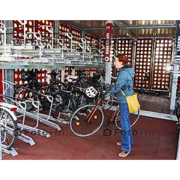 Tiziano Manzoni/LaPresse 17-09- 2024 Bergamo, Italia Cronaca Bergamo Bergamo inaugurazione velostazione ospedale papa giovanni XXIII con Sindaco Elena Carnevali e Francesco Locati