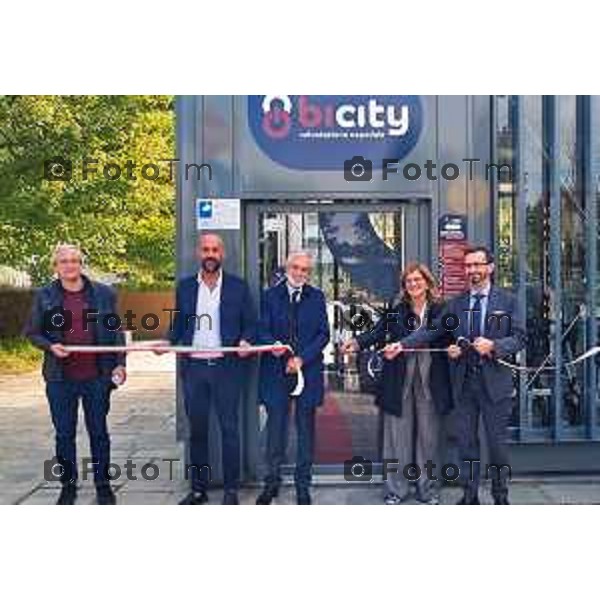 Tiziano Manzoni/LaPresse 17-09- 2024 Bergamo, Italia Cronaca Bergamo Bergamo inaugurazione velostazione ospedale papa giovanni XXIII con Sindaco Elena Carnevali e Francesco Locati