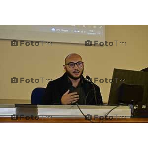 Tiziano Manzoni/LaPresse 23-09- 2024 Bergamo, Italia Cronaca inaugurazione di Open Campus, progetto di Ateneo che si pone l’obiettivo di stimolare studenti e studentesse a vivere appieno il campus universitario, attraverso il ripensamento e la valorizzazione inedita degli spazi esterni come luoghi inclusivi e attrattivi.CONNÆCTION, un’installazione luminescente che interpreta il rapporto di continua interazione tra l’Università e il territorio.