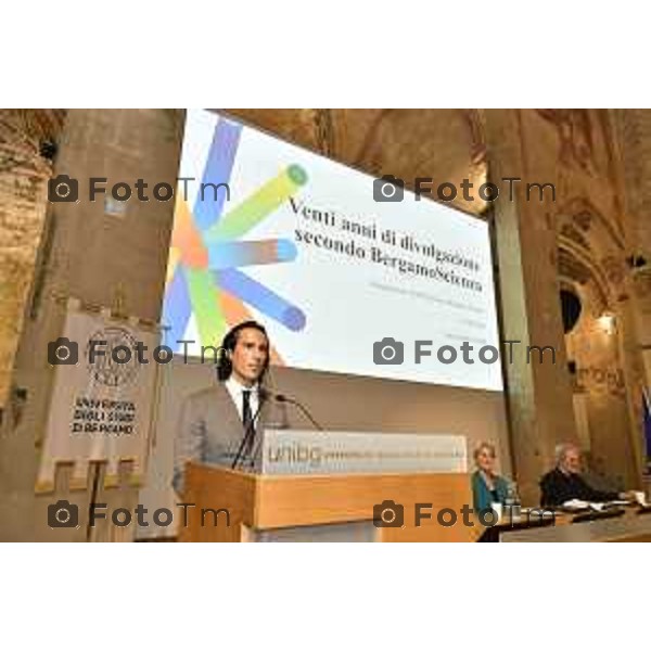 Tiziano Manzoni/LaPresse 27-09- 2024 Bergamo, Italia Cronaca Bergamo Bergamo XXII edizione i BergamoScienza S. Agostino, Aula Magna dell’Università degli Studi di Bergamo con la Premio Nobel Frances Hamilton Arnold. Gianvito Martino, neuroscienziato e presidente dell’Associazione BergamoScienza Luca Ausili dell’Università Vita-Salute San Raffaele.