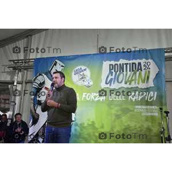 Pontida Bg giovani leghisti raduno Lega con Matteo Salvini e Valditara 2024 Tiziano Manzoni/LaPresse 05-10- 2024 Bergamo, Italia Cronaca