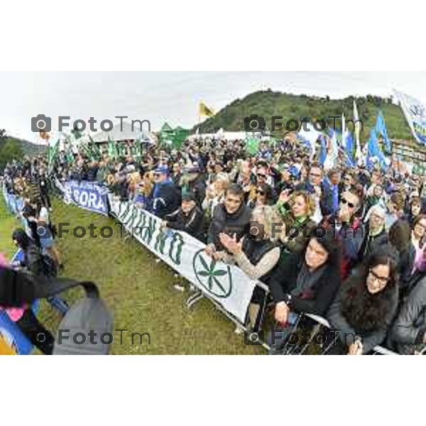 Pontida Bergamo raduno dei militanti leghisti sul sacro suolo di Pontida Matteo Salvini Viktor Orban 06-10- 2024 Bergamo, Italia Cronaca Politica