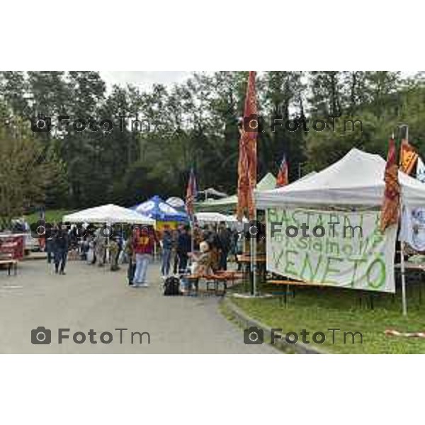 Pontida Bergamo raduno dei militanti leghisti sul sacro suolo di Pontida Matteo Salvini Viktor Orban Tiziano Manzoni/LaPresse 06-10- 2024 Bergamo, Italia Cronaca Politica