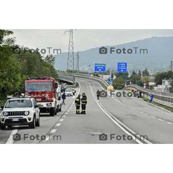 Tiziano Manzoni/LaPresse10-10- 2024 Bergamo, Italia Cronaca Nembro Bg piena del fiume Serio e allagamenti con sradicamento piloni ENEL