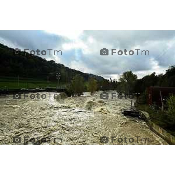 Tiziano Manzoni/LaPresse10-10- 2024 Bergamo, Italia Cronaca Nembro Bg piena del fiume Serio e allagamenti con sradicamento piloni ENEL