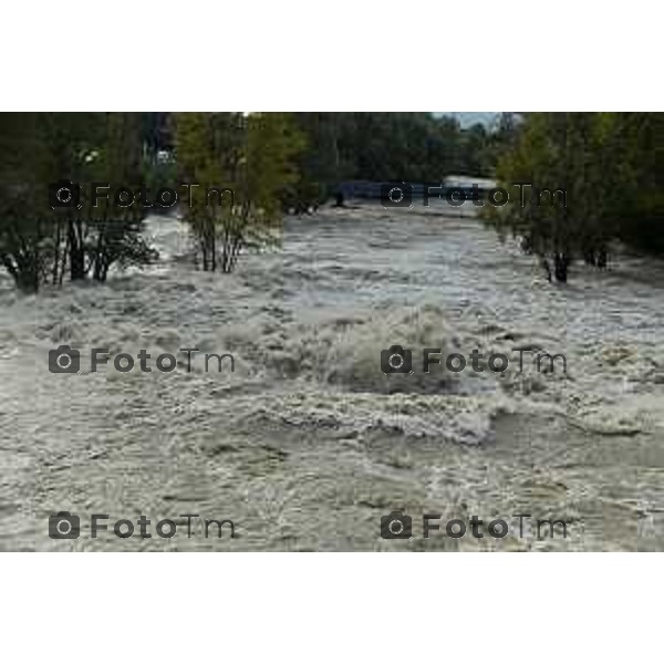 Tiziano Manzoni/LaPresse10-10- 2024 Bergamo, Italia Cronaca Nembro Bg piena del fiume Serio e allagamenti con sradicamento piloni ENEL