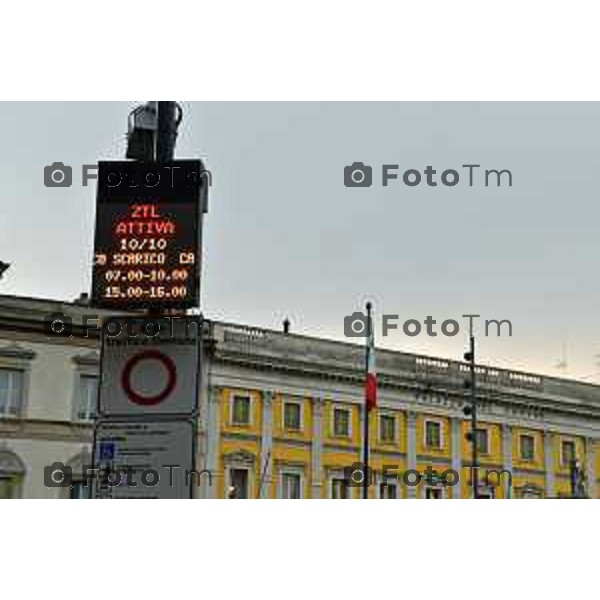 Bergamo Zona ZTL piazza Matteotti fronte comune telecamere varchi zona traffico limitato 