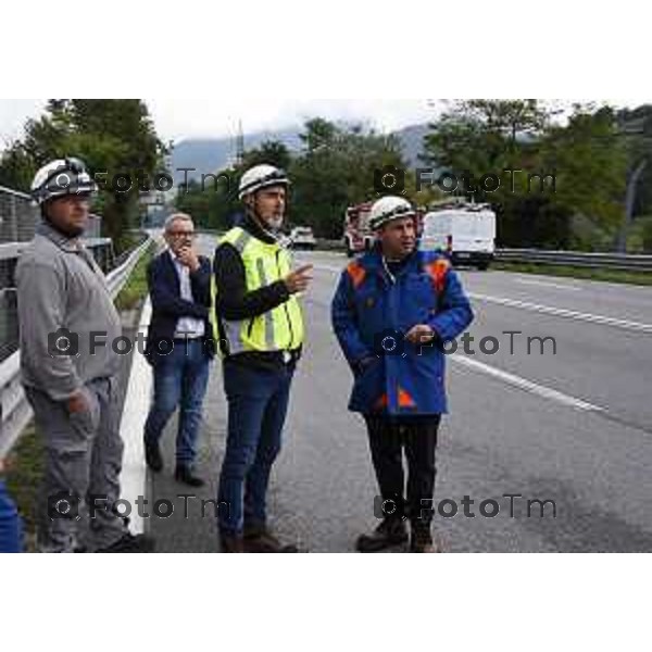 Tiziano Manzoni/LaPresse10-10- 2024 Bergamo, Italia Cronaca Nembro Bg piena del fiume Serio e allagamenti con sradicamento piloni ENEL