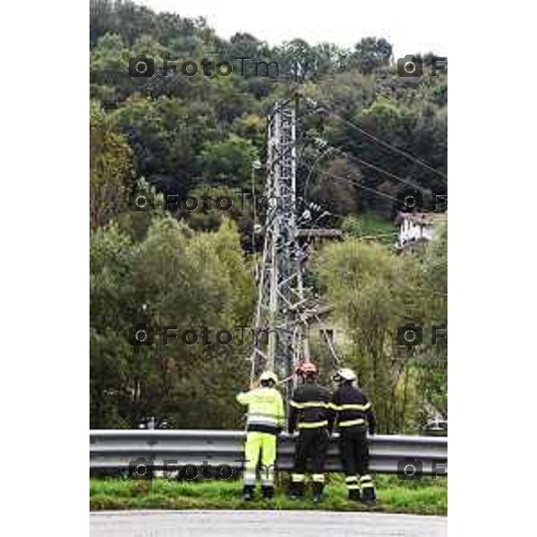 Tiziano Manzoni/LaPresse10-10- 2024 Bergamo, Italia Cronaca Nembro Bg piena del fiume Serio e allagamenti con sradicamento piloni ENEL