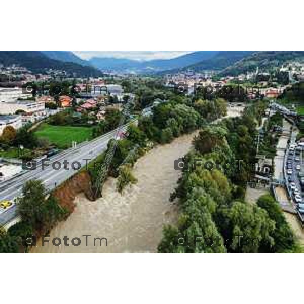 Tiziano Manzoni/LaPresse10-10- 2024 Bergamo, Italia Cronaca Nembro Bg piena del fiume Serio e allagamenti con sradicamento piloni ENEL