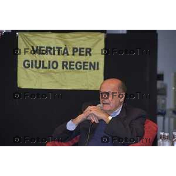 Tiziano Manzoni/LaPresse 21-10- 2024 Bergamo, Italia Cronaca Bergamo Filcams-Cgil incontro Pier Luigi Bersani “Valorizzare il lavoro per ridurre le disuguaglianze” Introduce l’incontro Nicholas Pezzè, segretario generale di Filcams-Cgil di Bergamo. A dialogare con Pier Luigi Bersani sarà Lorenzo Cortinovis, sindacalista della categoria