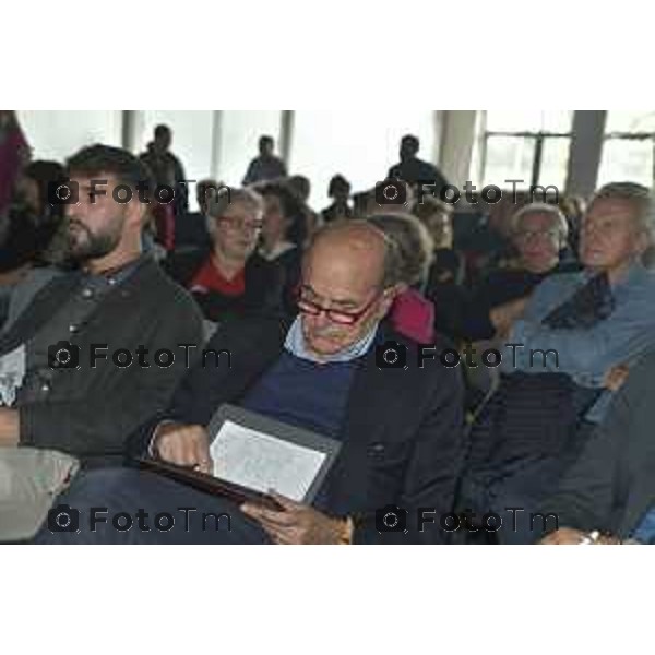 Tiziano Manzoni/LaPresse 21-10- 2024 Bergamo, Italia Cronaca Bergamo Filcams-Cgil incontro Pier Luigi Bersani “Valorizzare il lavoro per ridurre le disuguaglianze” Introduce l’incontro Nicholas Pezzè, segretario generale di Filcams-Cgil di Bergamo. A dialogare con Pier Luigi Bersani sarà Lorenzo Cortinovis, sindacalista della categoria