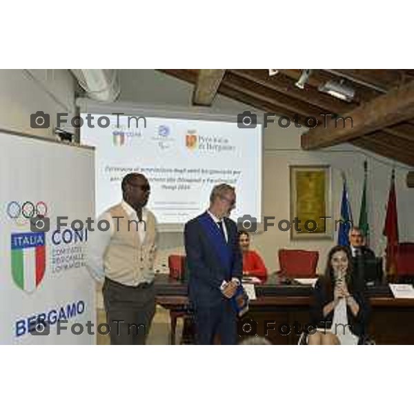 Tiziano Manzoni/LaPresse 29-10- 2024 Bergamo, Italia Cronaca Bergamo premiazione atleti paralimpici bergamaschi che hanno preso parte all\'ultima edizione dei Giochi. presenti il presidente della Provincia Pasquale Gandolfi, la delegata CONI Bergamo Lara Magoni, il delegato provinciale CIP - Comitato Italiano Paralimpico Bergamo Vincenzo Lolli. Oney Tapia Elena Carnevali – Giulia Terzi