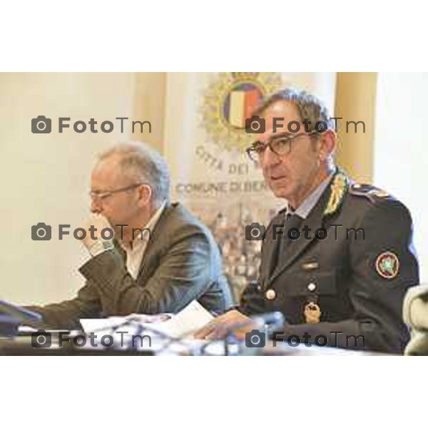 Tiziano Manzoni/LaPresse 29-10- 2024 Bergamo, Italia Cronaca Bergamo presentare l’istituzione del Nucleo di Polizia di Prossimità appiedato nell’ambito del sistema organizzativo del Corpo di Polizia Locale. Sindaca Elena Carnevali, l’assessore alla Sicurezza Giacomo Angeloni, l’assessora all’educazione alla legalità Marzia Marchesi con il dirigente ad interim della Polizia Locale Virgilio Appiani e il Vicecomandante Antonio Bettoni.