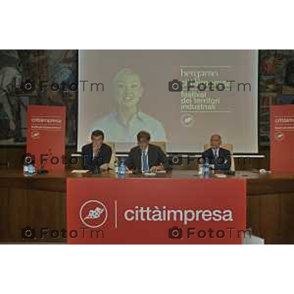 Tiziano Manzoni/LaPresse 09-11- 2024 Bergamo, Italia Cronaca Bergamo Città Impresa Giorgio Gori Nicola Saldutti e Enrico Letta discutono sull\'europa