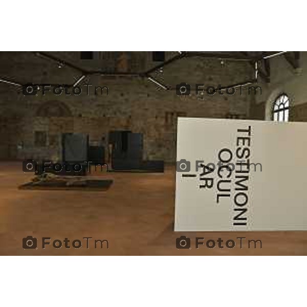 Tiziano Manzoni/LaPresse -14- 11- 2024 Bergamo, Italia Cronaca Bergamo PARTDATE 2024 – DIVORARE Festival di arte contemporanea XIV edizione le due mostre TESTIMONI OCULARI e CORPI CADUTI in esposizione al ex ateneo e palazzo ragione