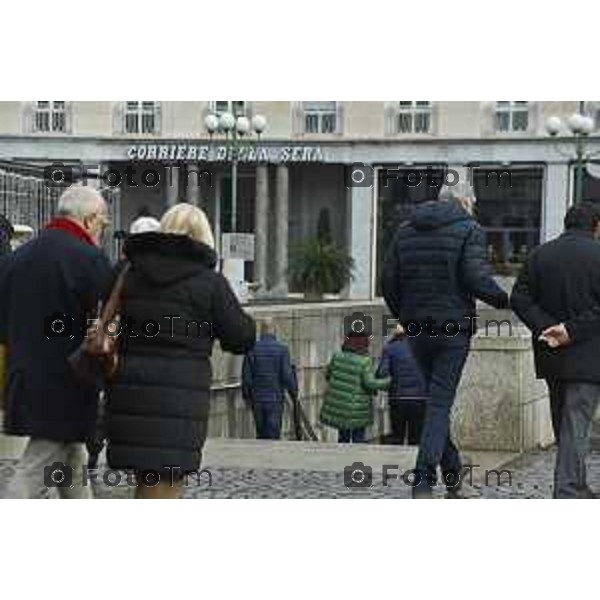 Tiziano Manzoni/LaPresse 19-11- 2024 Bergamo, Italia Cronaca Natale 2024 ruota panoramica, sentierone porta nuova luminarie piazza presepe