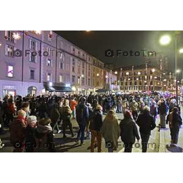 Tiziano Manzoni/LaPresse 25-11- 2024 Bergamo, Italia Cronaca Bergamo giornata contro il la violenza sulle donne sfilata 2024.