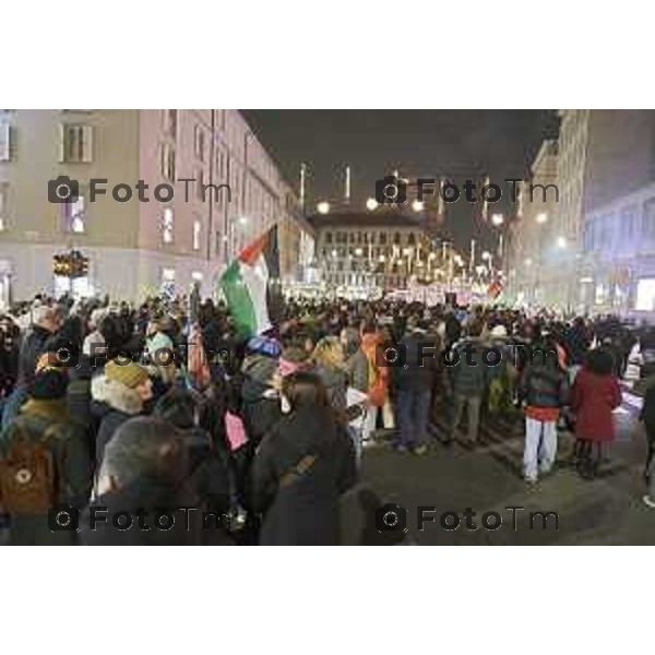 Tiziano Manzoni/LaPresse 25-11- 2024 Bergamo, Italia Cronaca Bergamo giornata contro il la violenza sulle donne sfilata 2024.