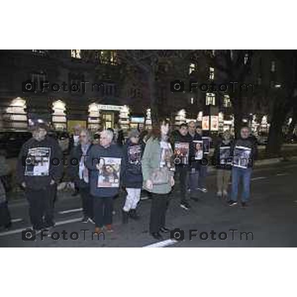 Tiziano Manzoni/LaPresse 25-11- 2024 Bergamo, Italia Cronaca Bergamo giornata contro il la violenza sulle donne sfilata 2024.