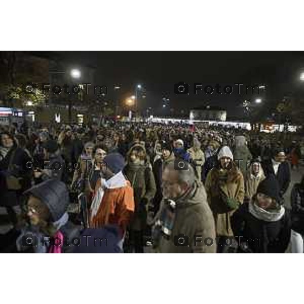 Tiziano Manzoni/LaPresse 25-11- 2024 Bergamo, Italia Cronaca Bergamo giornata contro il la violenza sulle donne sfilata 2024.