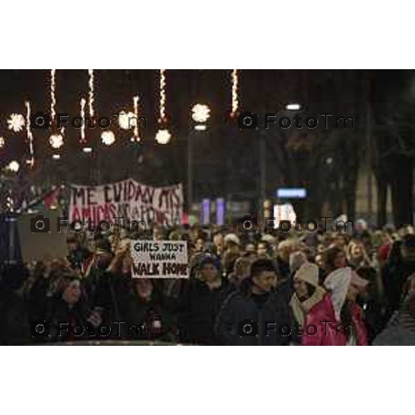 Tiziano Manzoni/LaPresse 25-11- 2024 Bergamo, Italia Cronaca Bergamo giornata contro il la violenza sulle donne sfilata 2024.